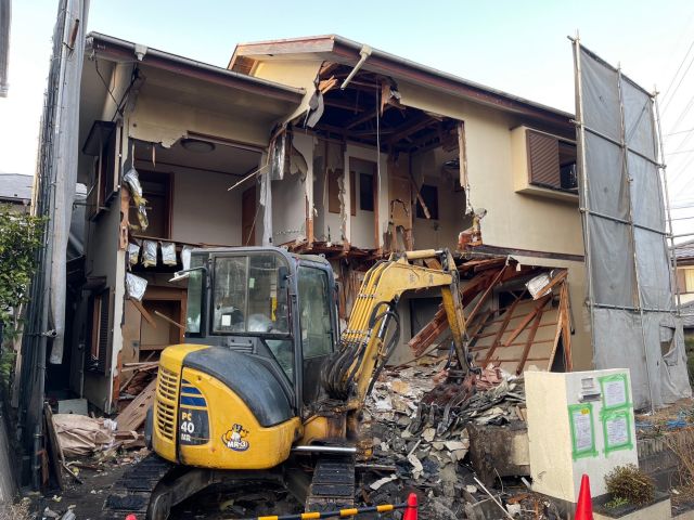 木造２階建て解体工事(神奈川県横浜市泉区下和泉)工事中の様子です。